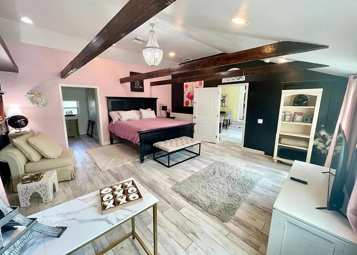 Cozy Sanctuary Minutes From The Bay And Beaches