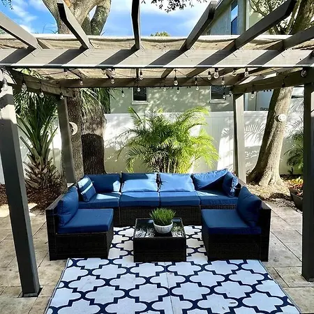 Cozy Sanctuary Minutes From The Bay And Beaches Tampa Exterior photo
