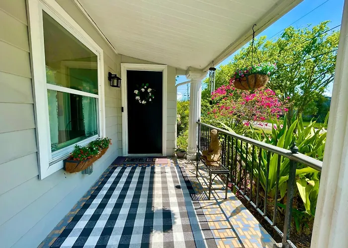Cozy Sanctuary Minutes From The Bay And Beaches