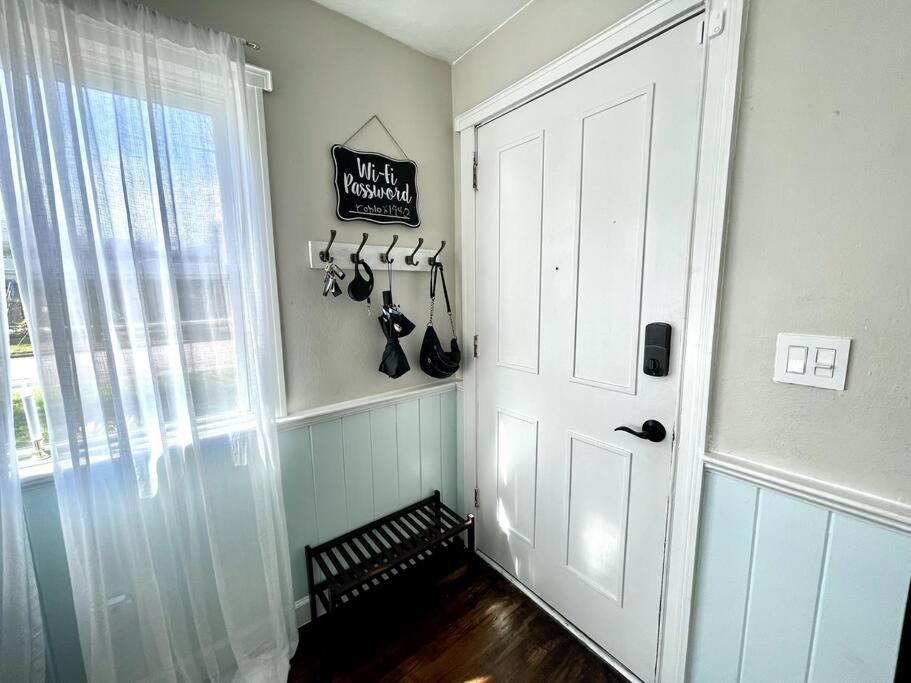 Cozy Sanctuary Minutes From The Bay And Beaches *