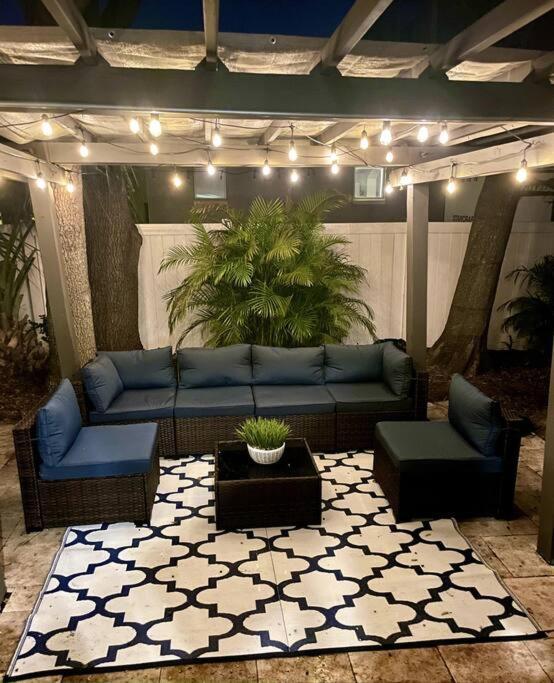 Cozy Sanctuary Minutes From The Bay And Beaches Сasa de vacaciones Tampa
