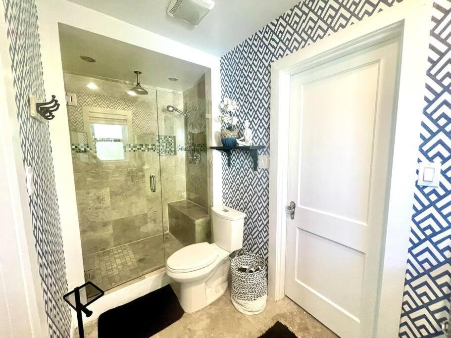 Cozy Sanctuary Minutes From The Bay And Beaches Holiday home