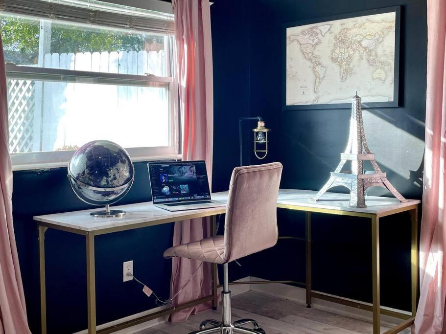 Cozy Sanctuary Minutes From The Bay And Beaches Holiday home Tampa