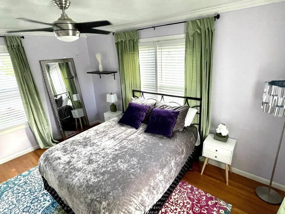 Cozy Sanctuary Minutes From The Bay And Beaches Holiday home