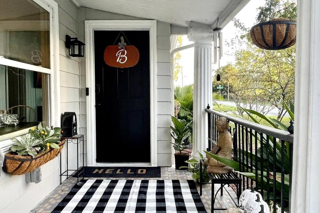 Cozy Sanctuary Minutes From The Bay And Beaches Tampa